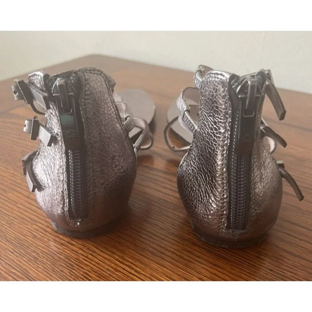 Vince Camuto Gladiator Sandals Women's Size 5.5 Metallic Dark Silver Rear Zip